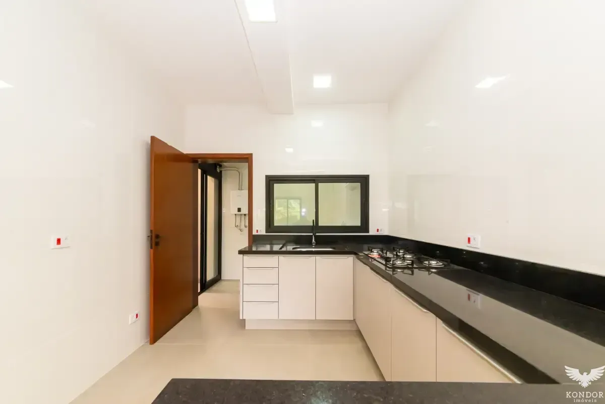 Two-story house with 230 m², 3 bedrooms and 4 baths — photo 23