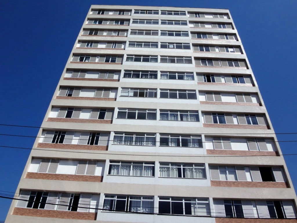3-bedroom apartment with a bathtub in Curitiba — photo 27