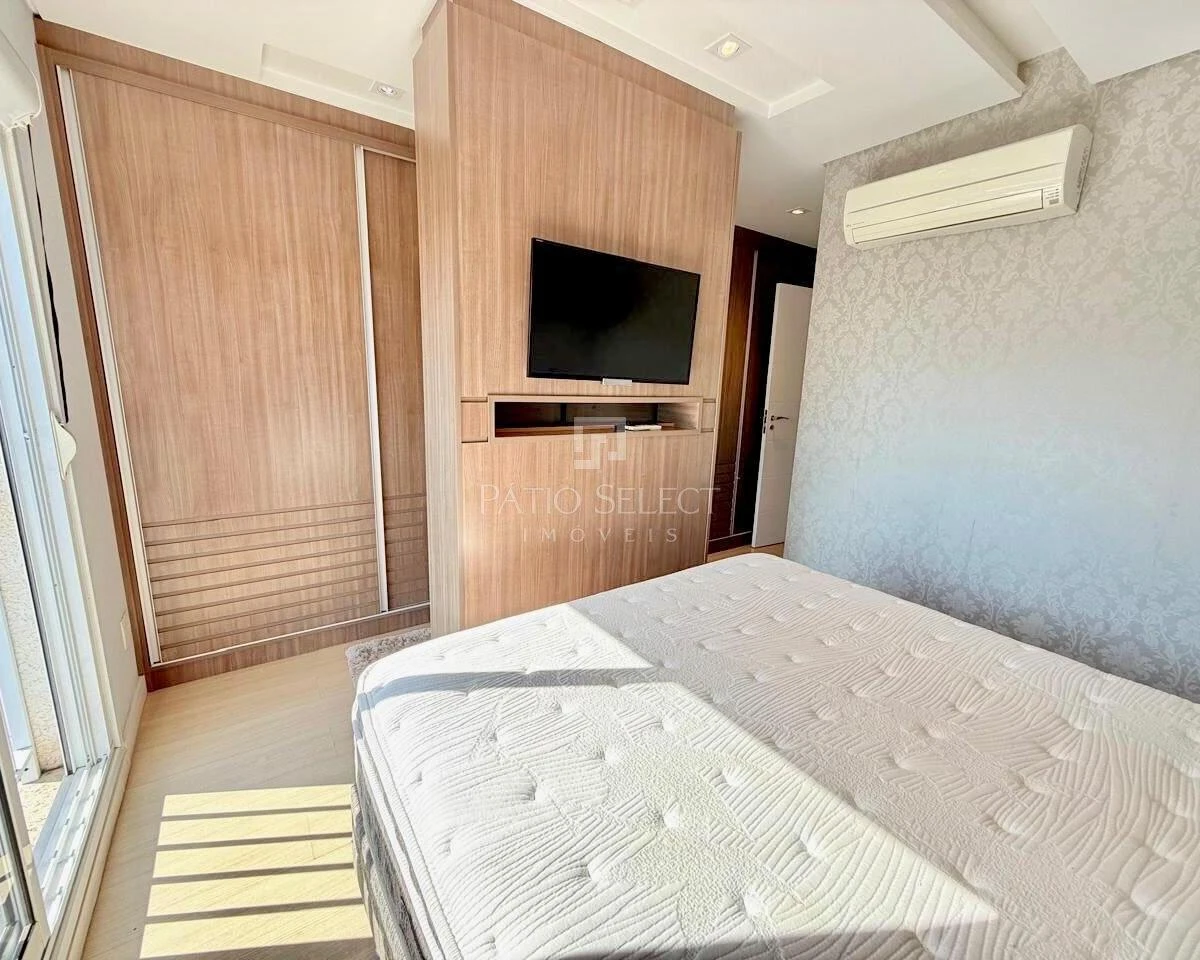 Furnished apartment with 2 bedrooms and glass balcony — photo 35
