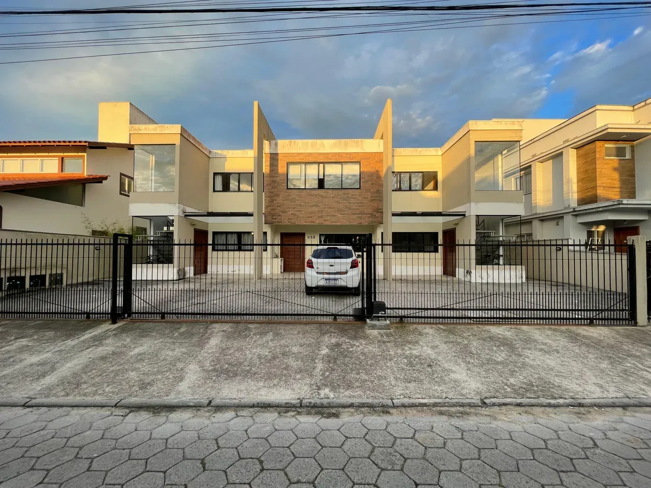 2-bedroom apartment, both with their own bathrooms, 74 m²