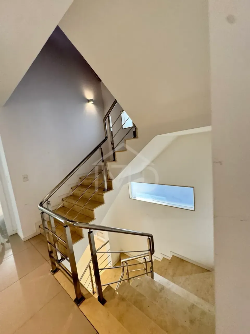 House 390 m² with 5 bedrooms and an open-plan kitchen — photo 16