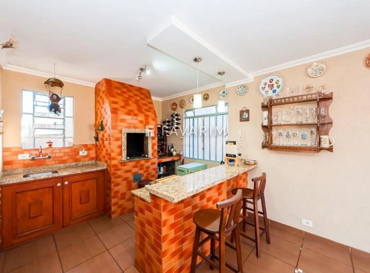 Rental house with 3 bedrooms and a balcony grill area