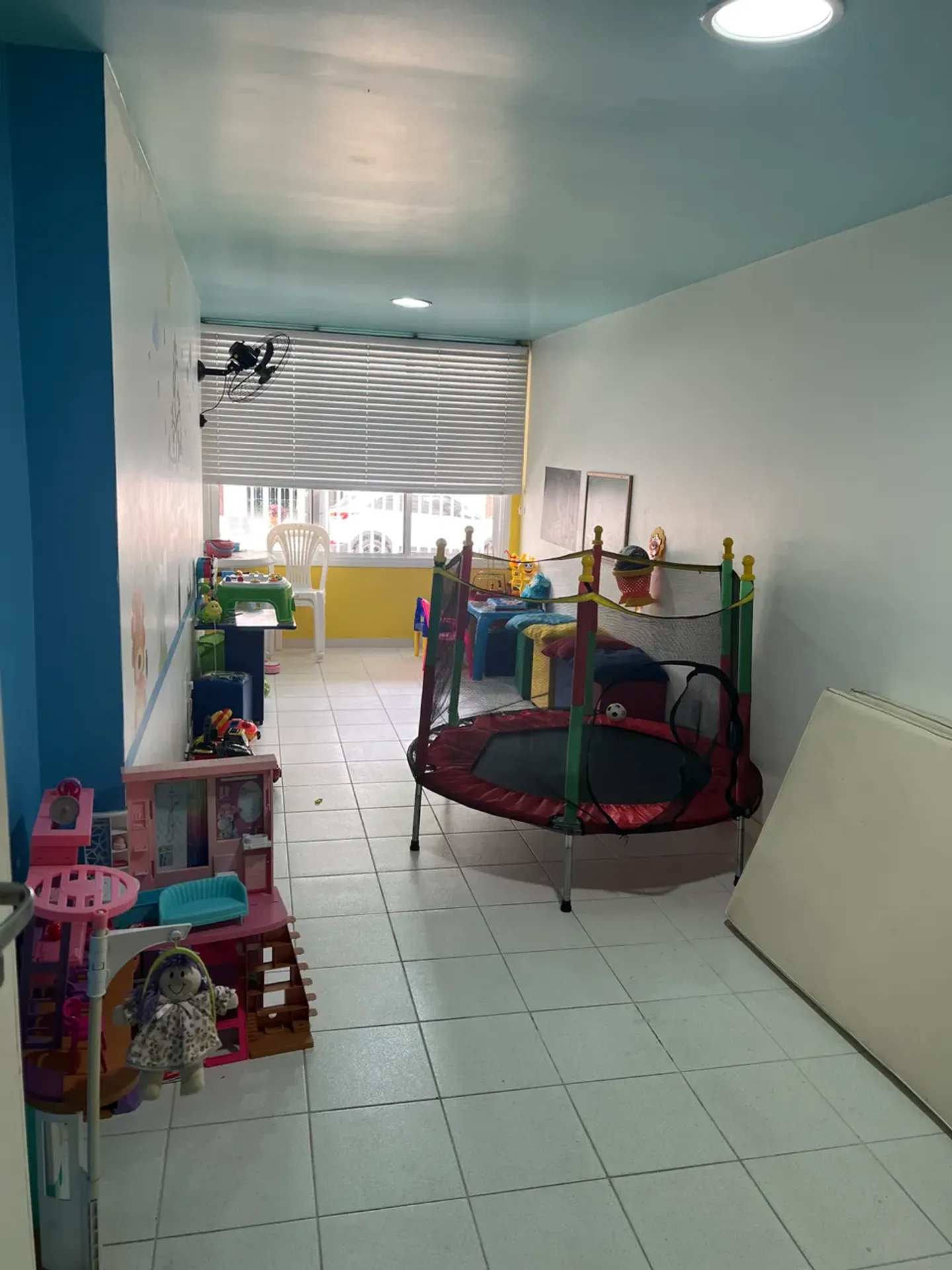 Мебльована квартира 46 м² з 1 спальнею-сюїтом — photo 19