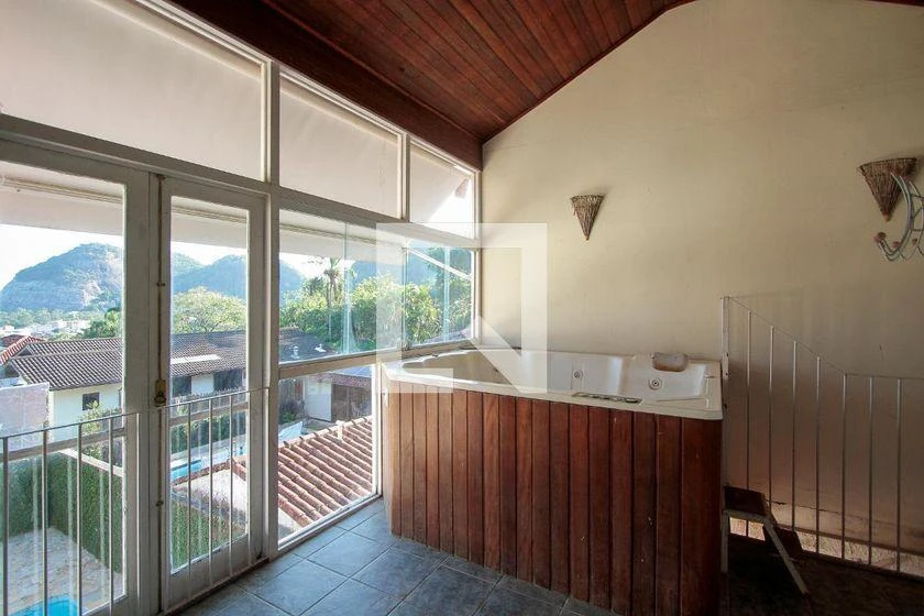 Меблированный дом с 4 спальнями и 3 сьютами, 450 м² — photo 7