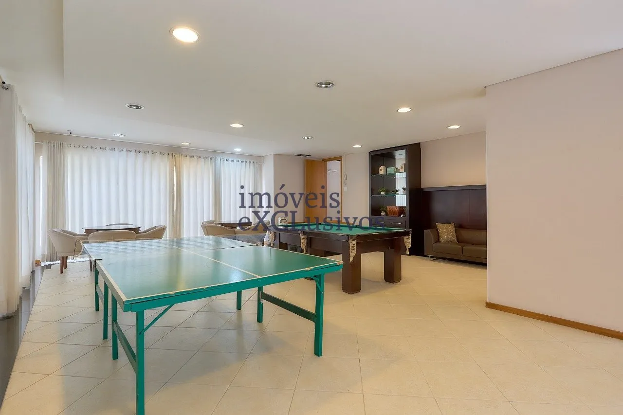 Floor-to-ceiling windows in a 3-bedroom apartment, 146 m² — photo 42