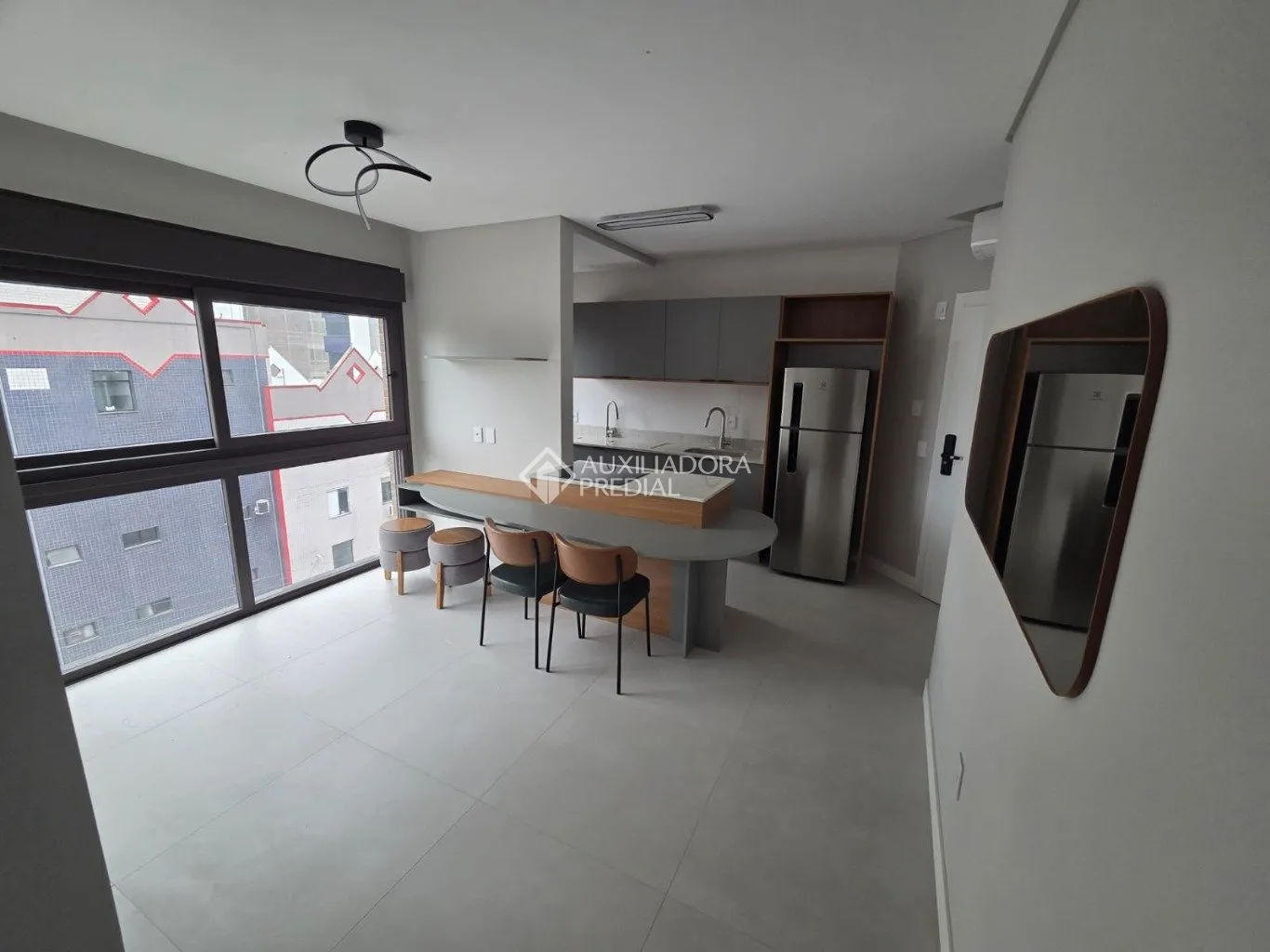 One-bedroom apartment with a home office