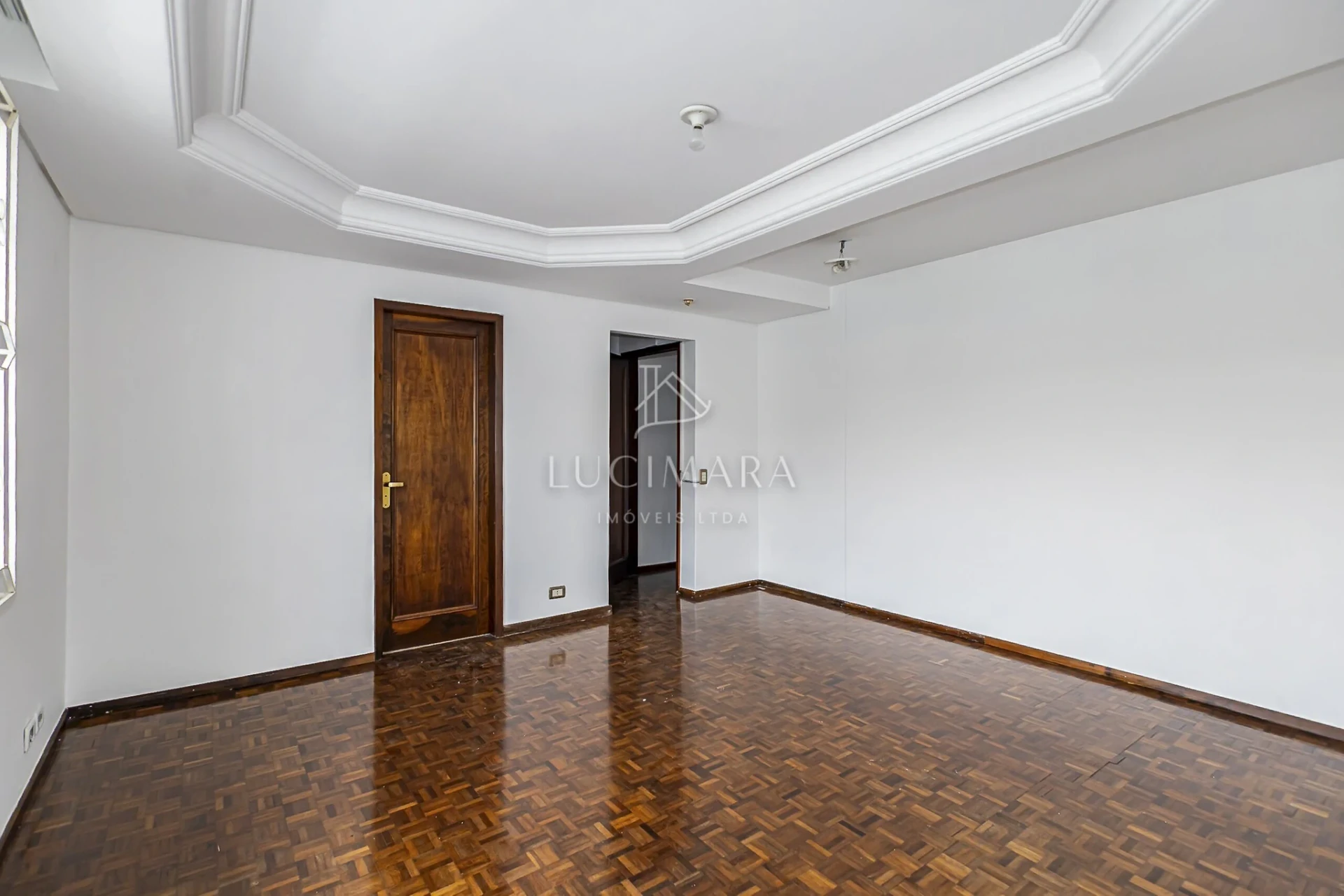 Wood or laminate floors in a 2-bedroom house, 170 m² — photo 20