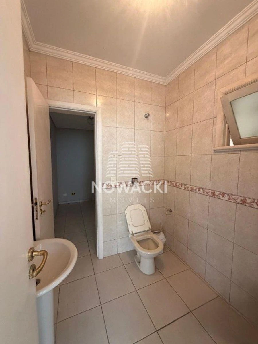 318 m² house with a bathtub and a home office — photo 33