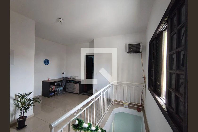 Furnished house with 5 bedrooms and 631 m² — photo 34