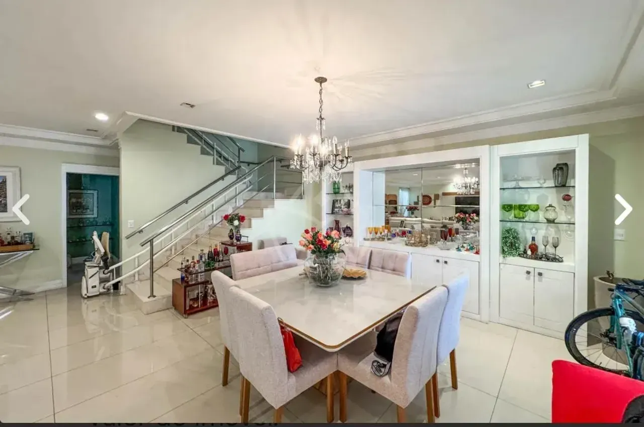 Furnished 4-bedroom house with open-plan kitchen — photo 4