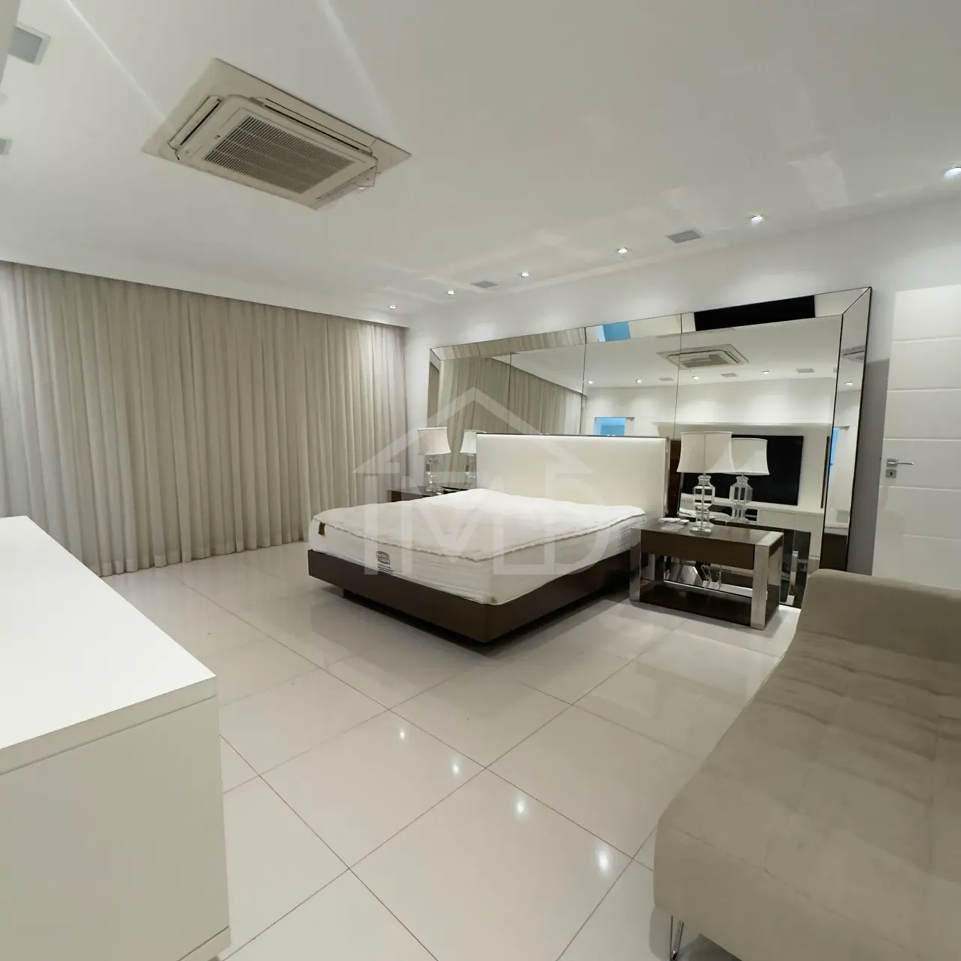 Furnished house with 5 en-suite bedrooms and pool — photo 27