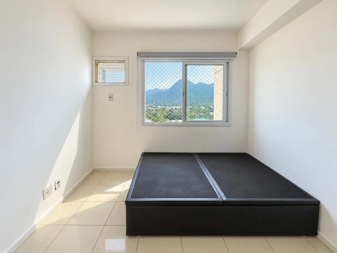 2-bedroom apartment with a mountain view — photo 14