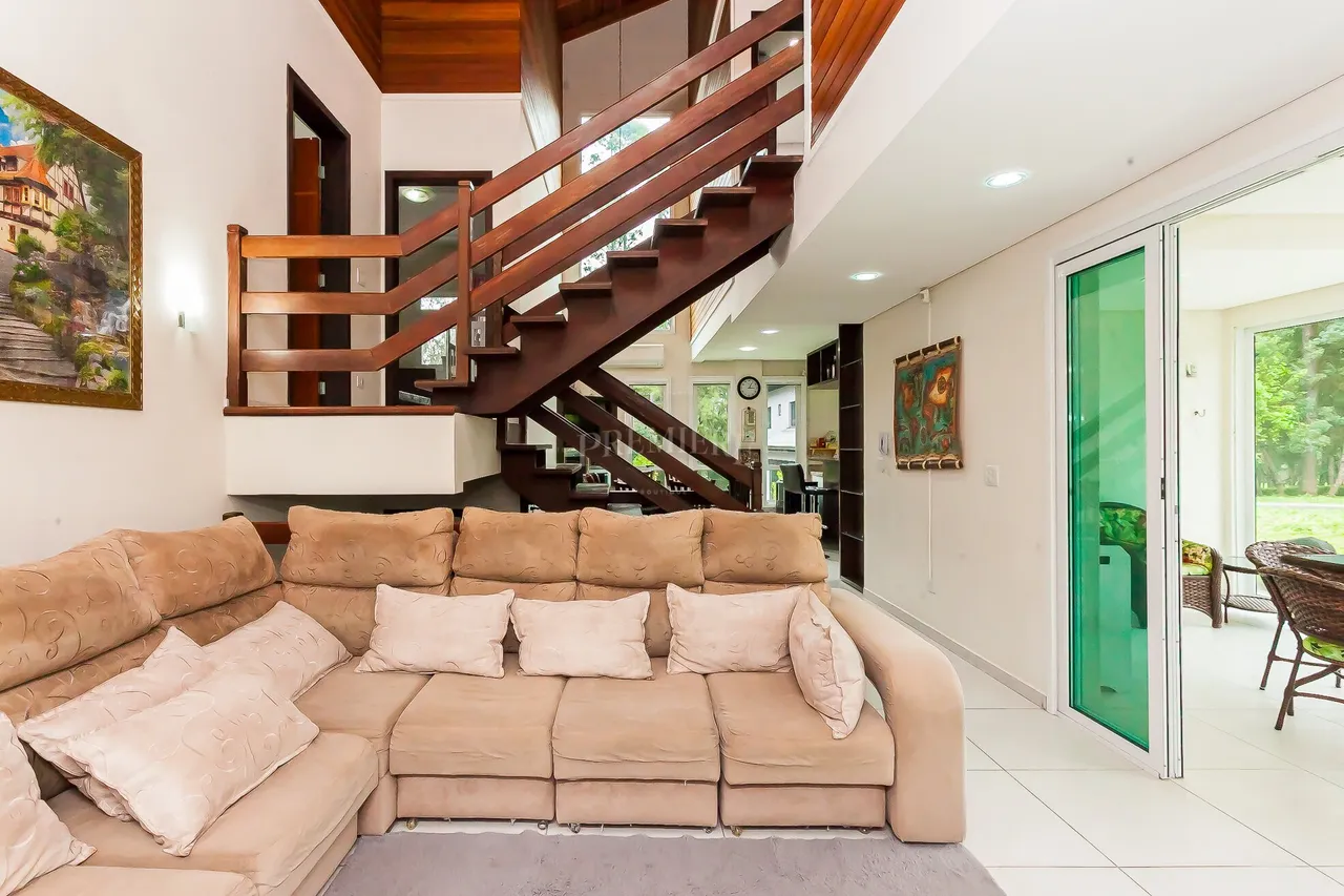 House with 4 bedrooms, 1 en-suite, 4 bathrooms — photo 4