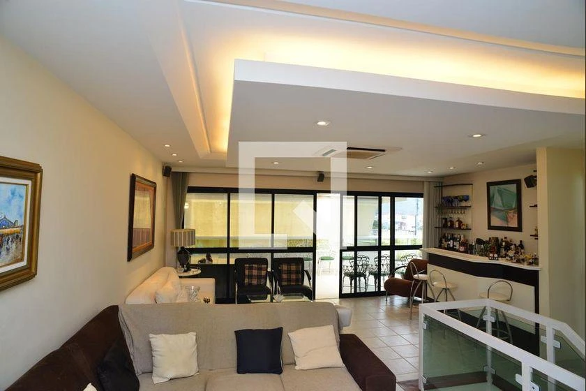 3-bedroom apartment in a building with a gym — photo 15
