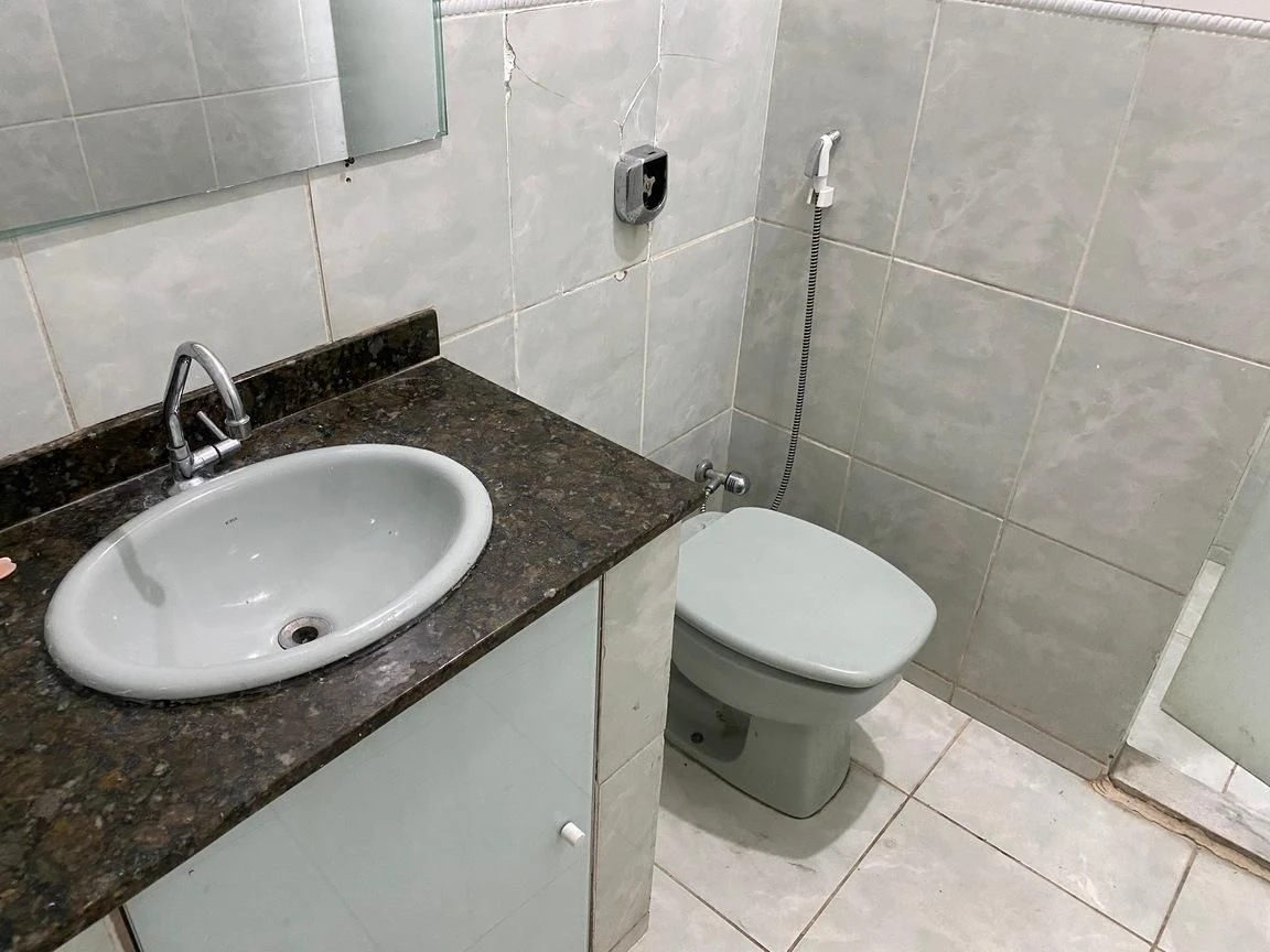 Unfurnished 3-bedroom apartment with 1 bathroom — photo 8