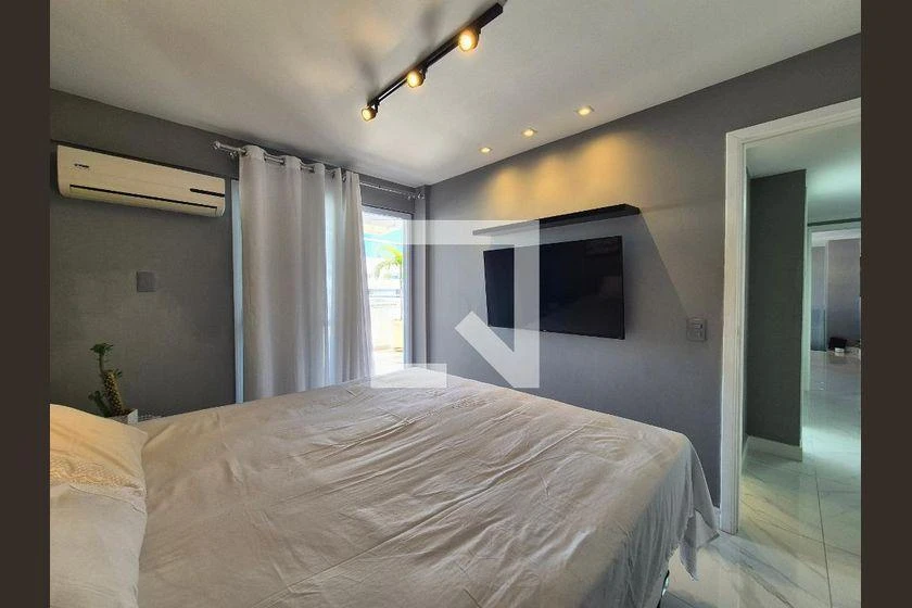 Furnished apartment with 5 bedrooms, balcony and 196 m² — photo 47