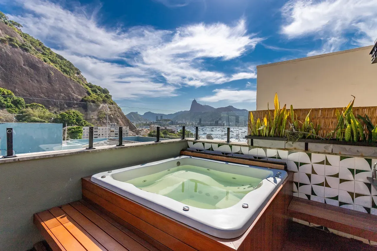 120 m² apartment with 2 bedrooms, 2 baths and a terrace
