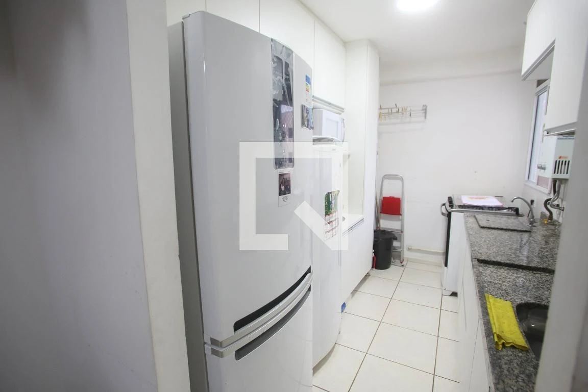 Apartamento com 2 quartos e cozinha fechada — photo 27