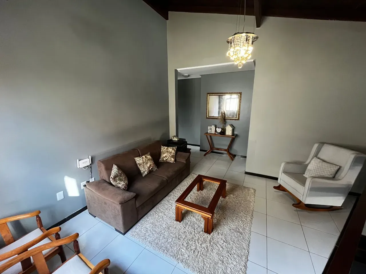 Casa mobiliada com 4 suítes e 330 m² com 2 vagas