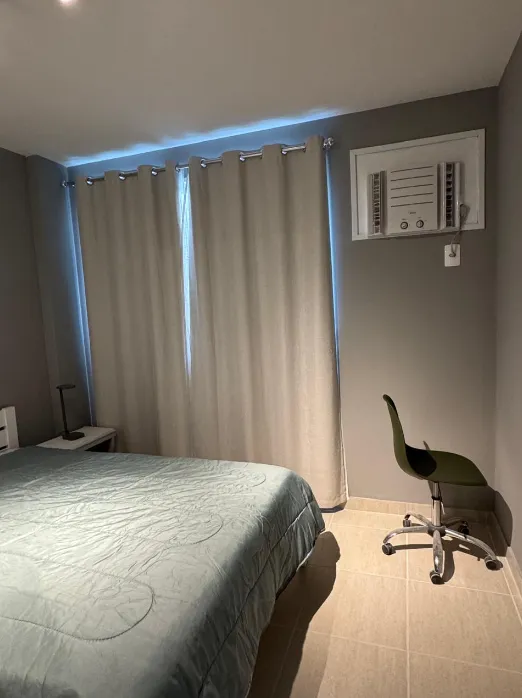 One-bedroom apartment in a building with a gym — photo 6