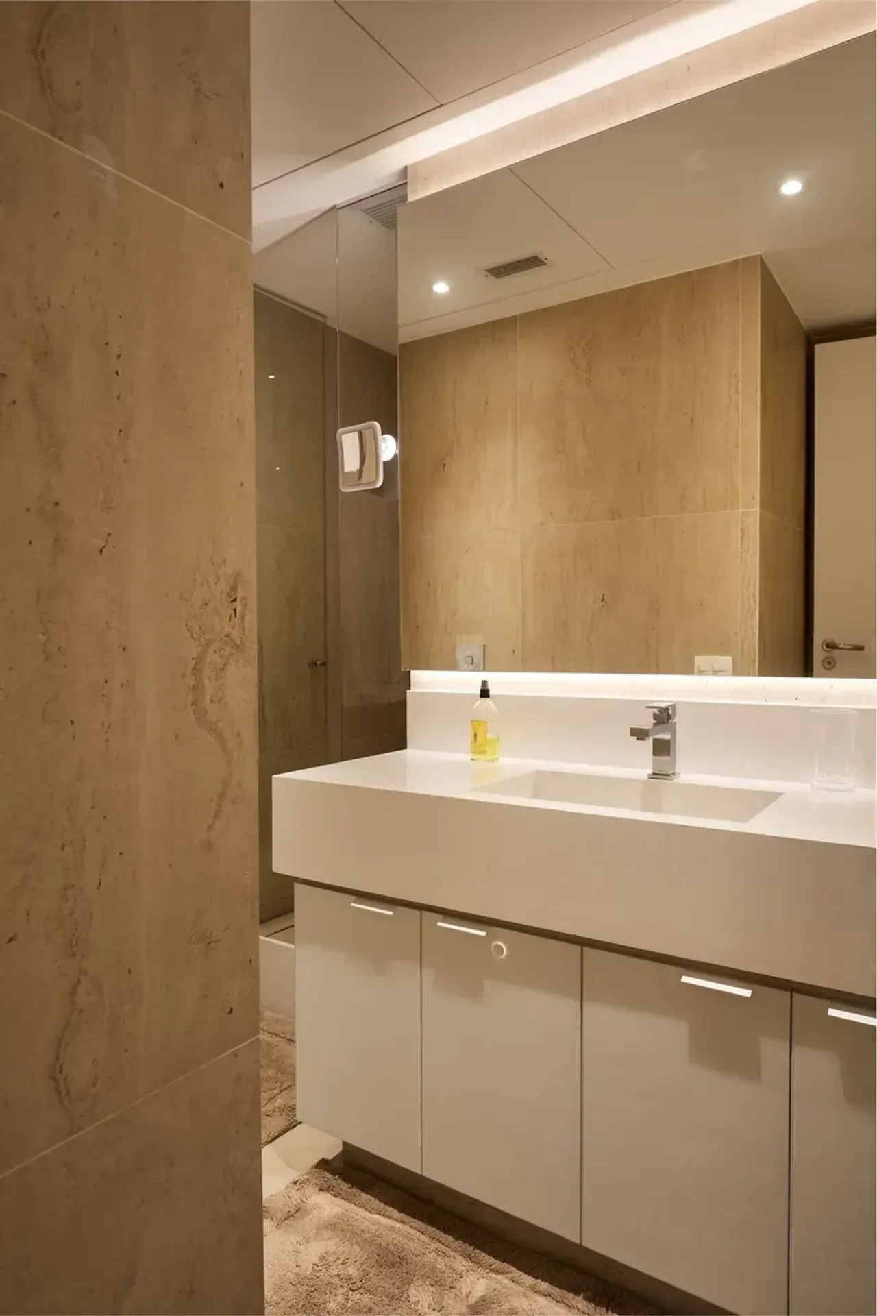 Unfurnished 2-bedroom apartment with 3 bathrooms — photo 47