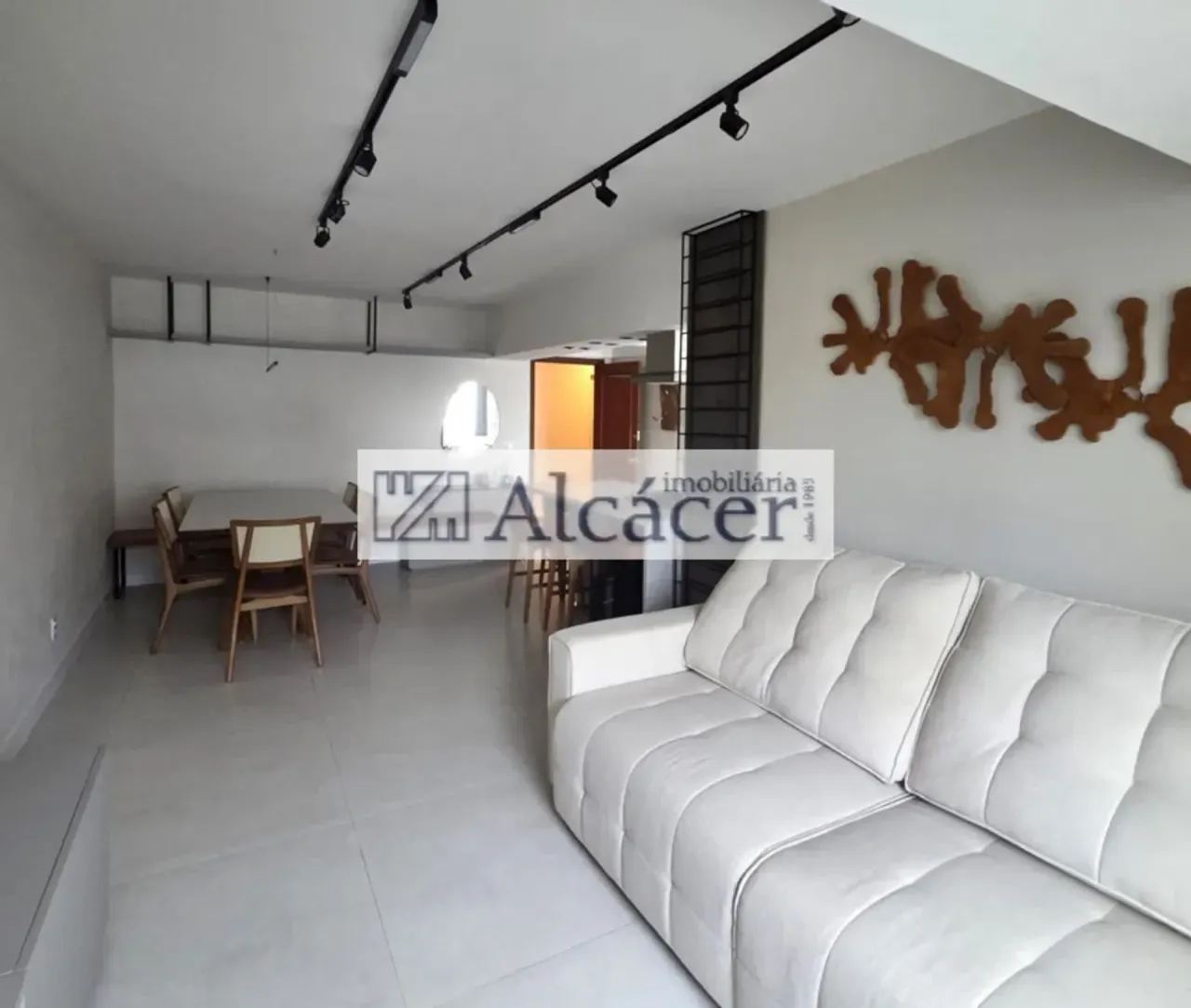 Furnished 116 m² apartment with 3 bedrooms and 2 baths — photo 2