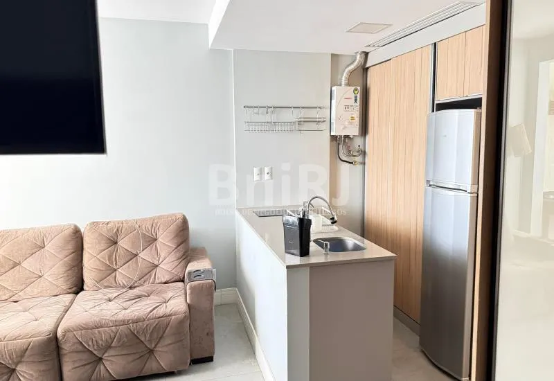 Furnished 1-bedroom apartment with open-plan kitchen — photo 11