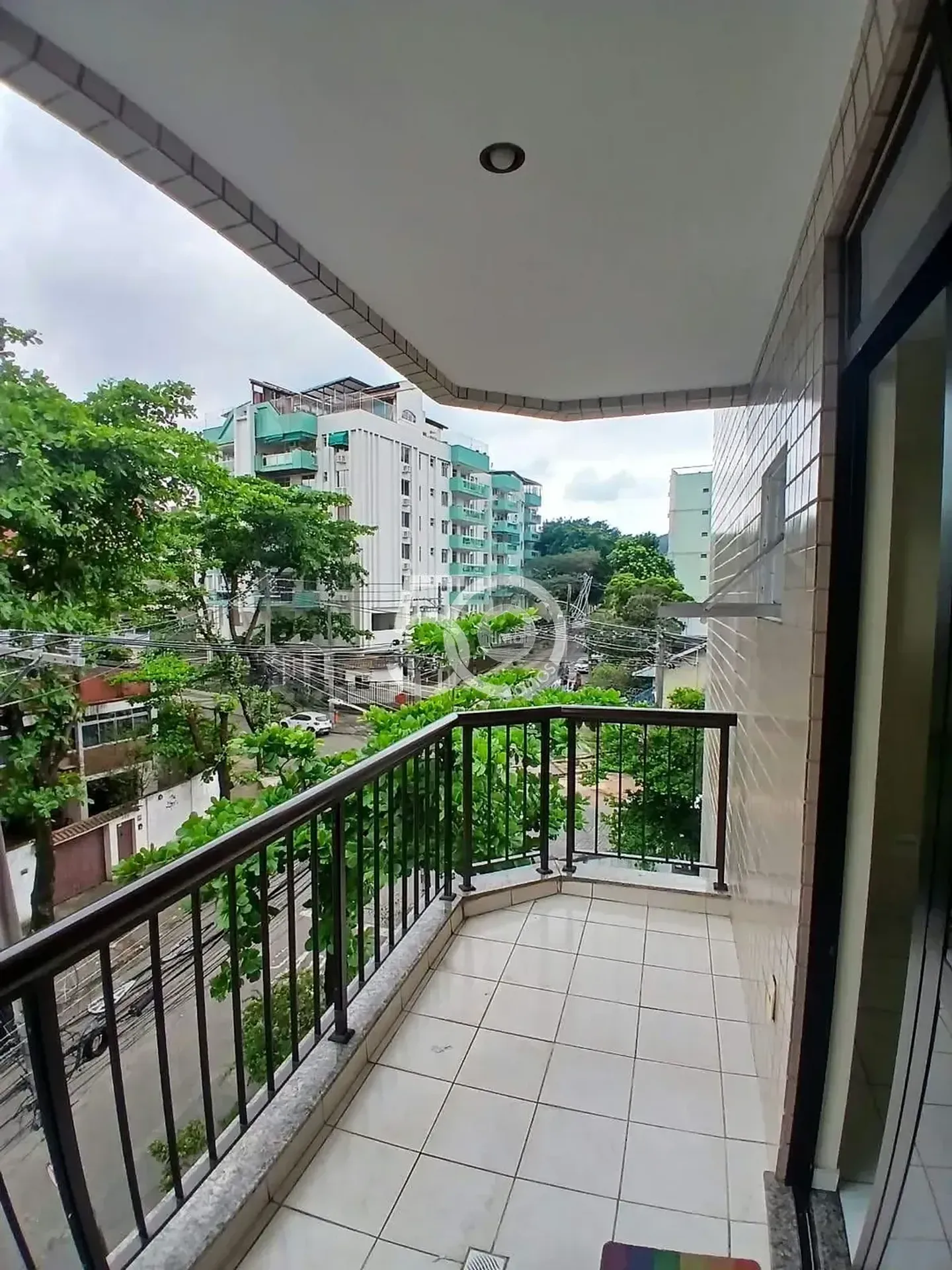 98 m² apartment with 3 bedrooms and 2 garage spaces — photo 7