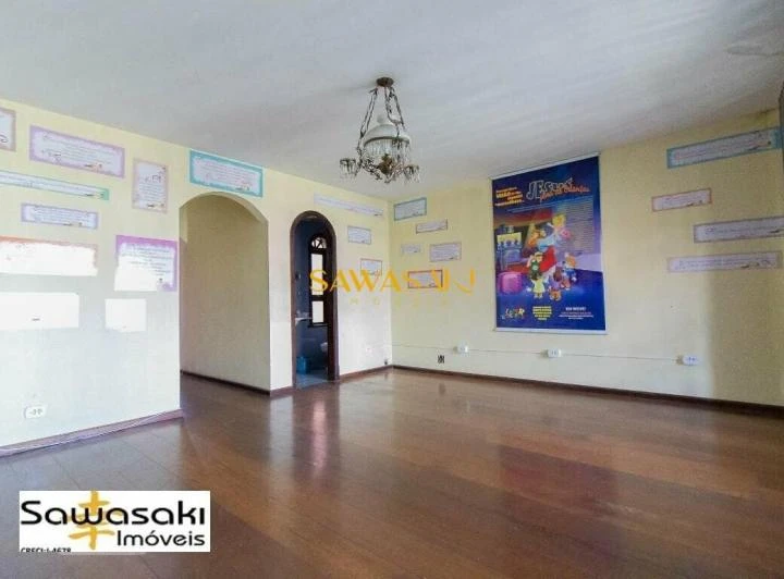House with 8 bedrooms, 4 en-suites and 459 m² — photo 9