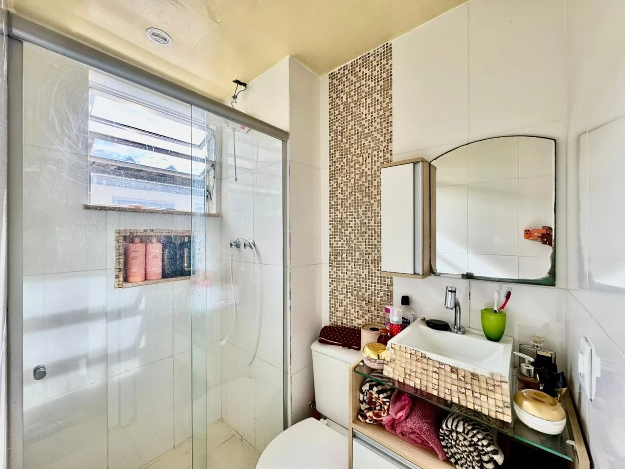 Casa mobiliada com 2 quartos e cozinha com fogão a gás — photo 7