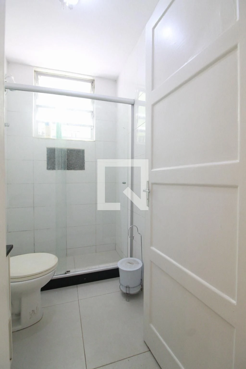 One-bedroom apartment with a washing machine — photo 13