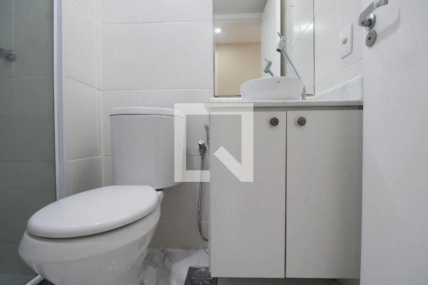 2-bedroom apartment in a building with a pool — photo 35