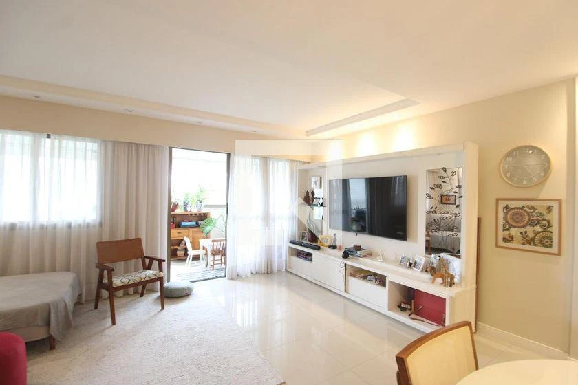 Furnished apartment, 112 m², with a glass-enclosed balcony — photo 4
