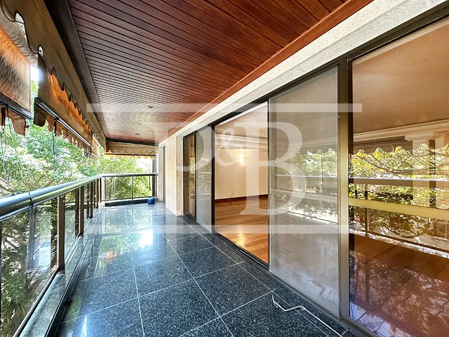 Apartamento com 4 dormitórios, 4 banheiros e varanda — photo 2