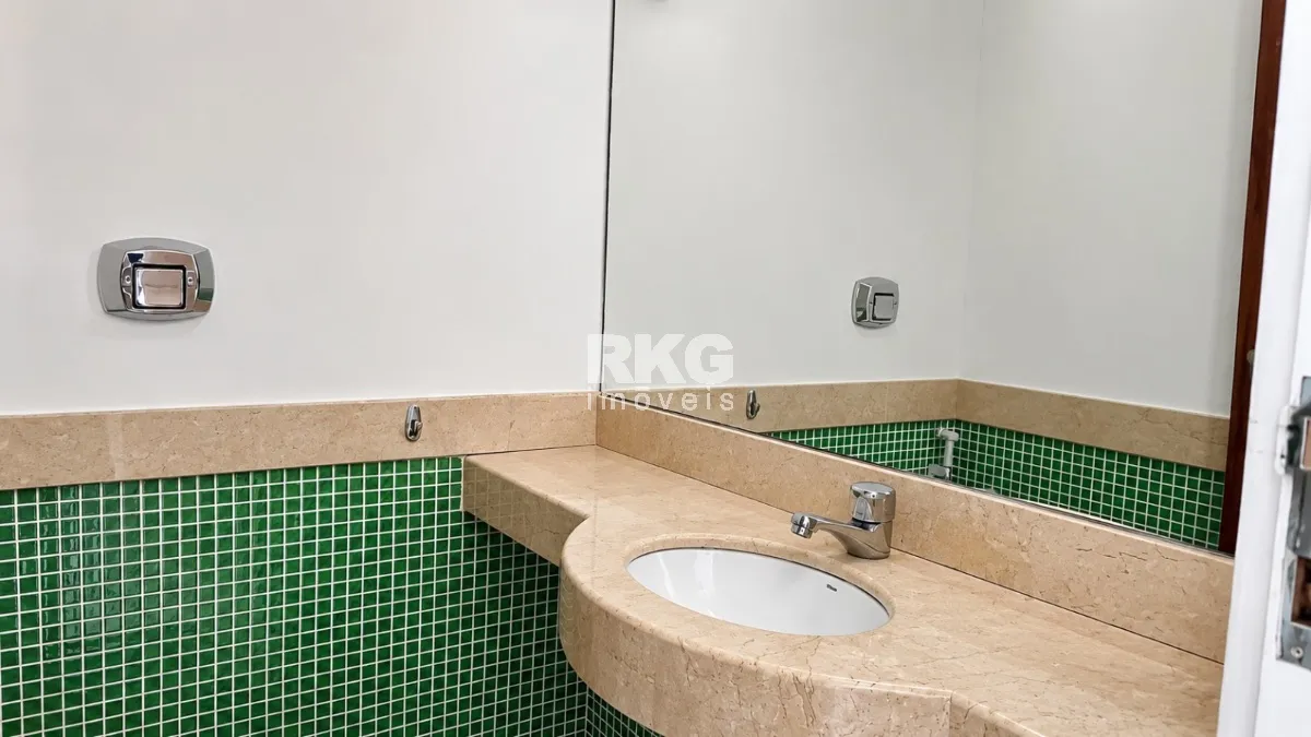 4-bedroom apartment with a closed gas kitchen — photo 13