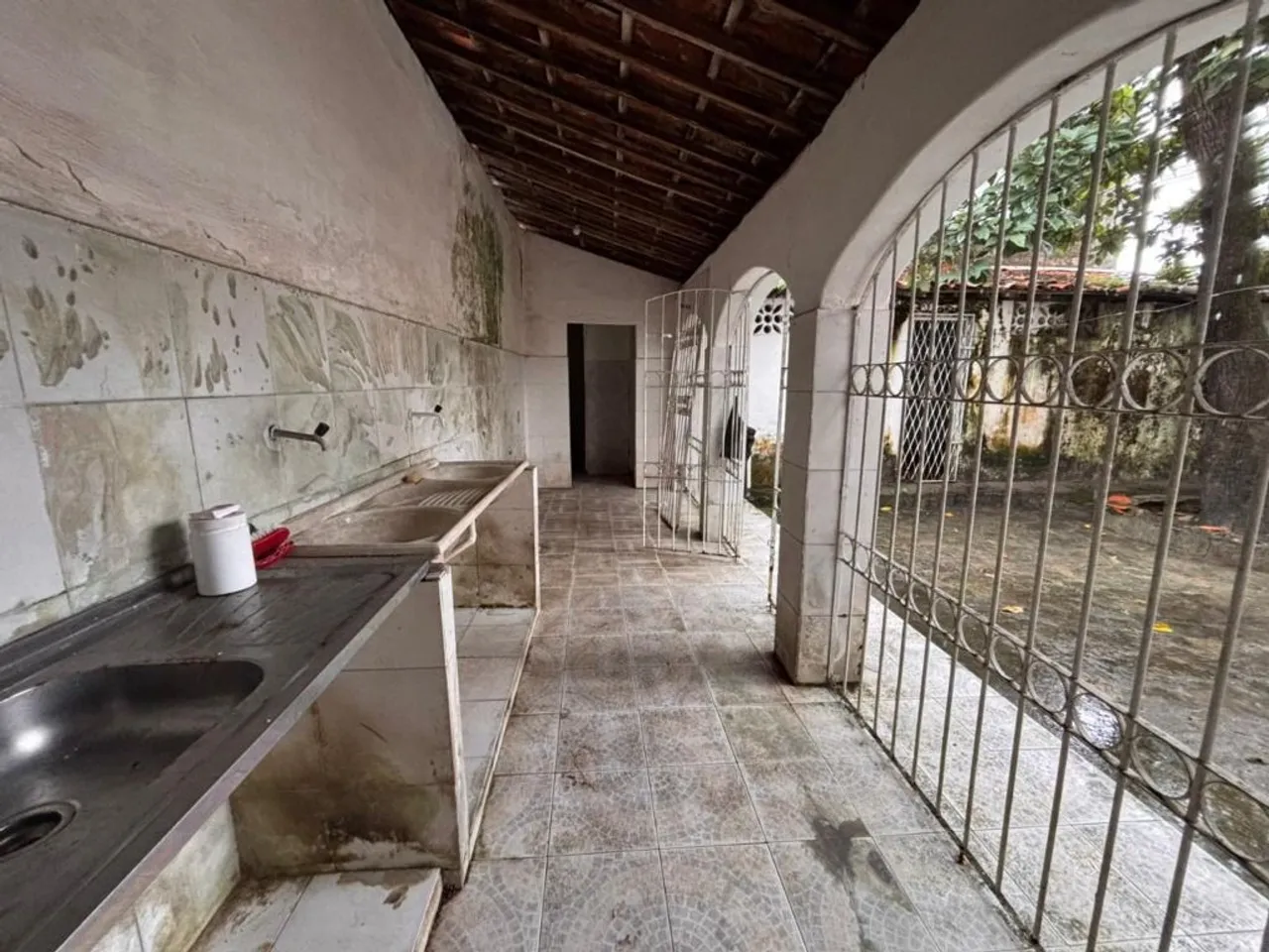 Casa com 5 quartos, 3 banheiros e 308 m² privativos