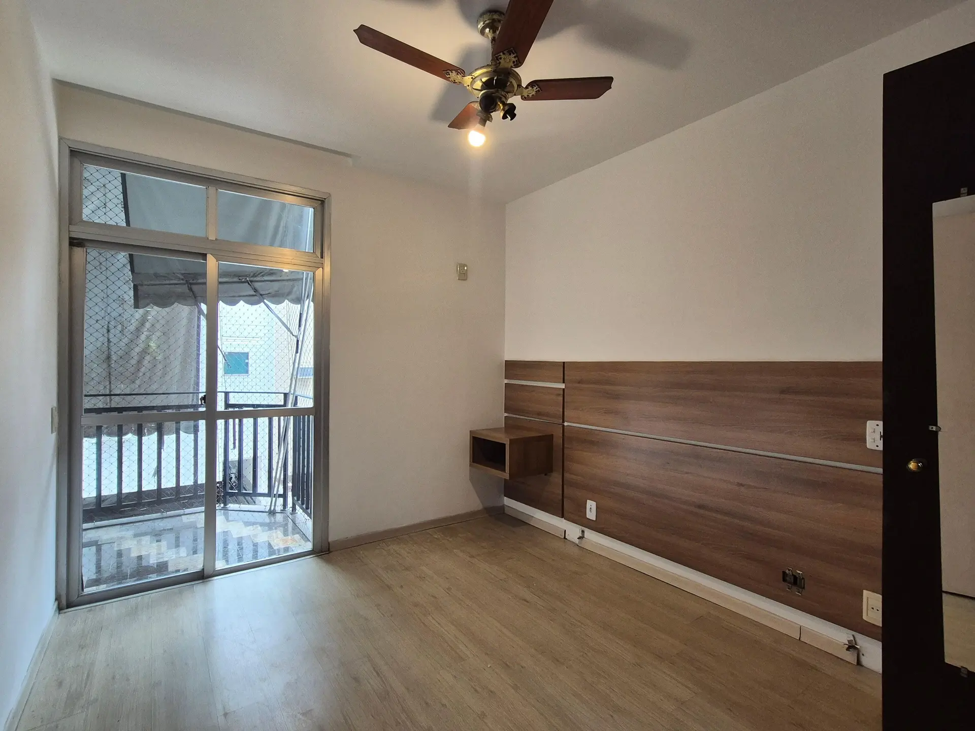 4-bedroom apartment with 3 bathrooms and a balcony — photo 11