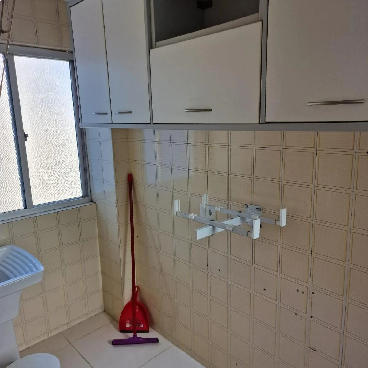 1-bedroom apartment with a separate kitchen — photo 5