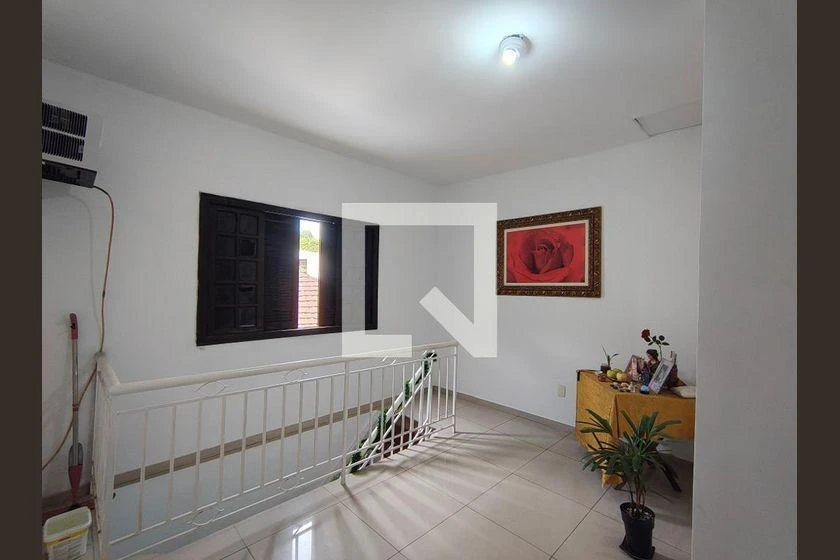 Furnished house with 5 bedrooms and 631 m² — photo 36