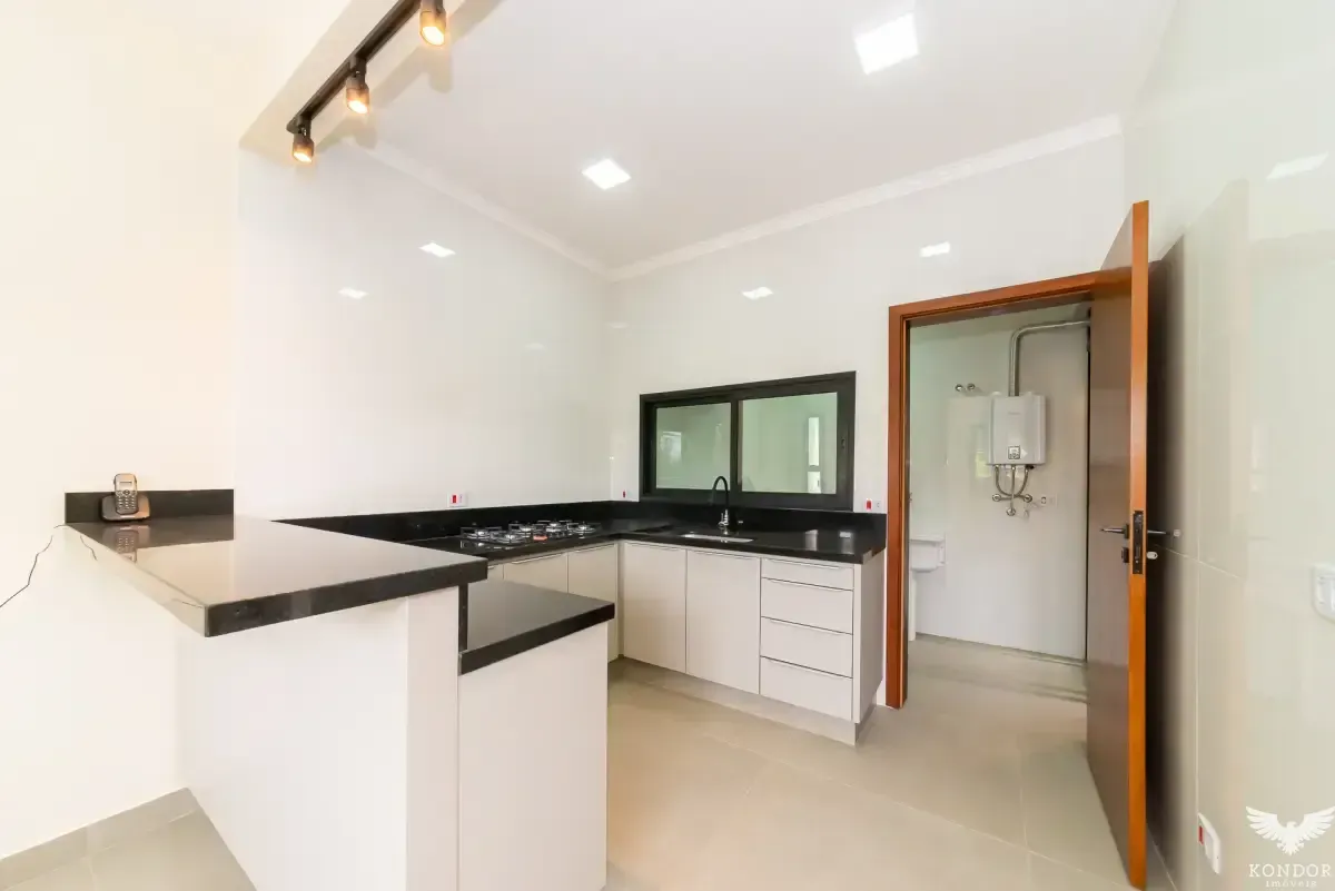 Two-story house with 230 m² and 3 bedrooms, 1 suite — photo 14