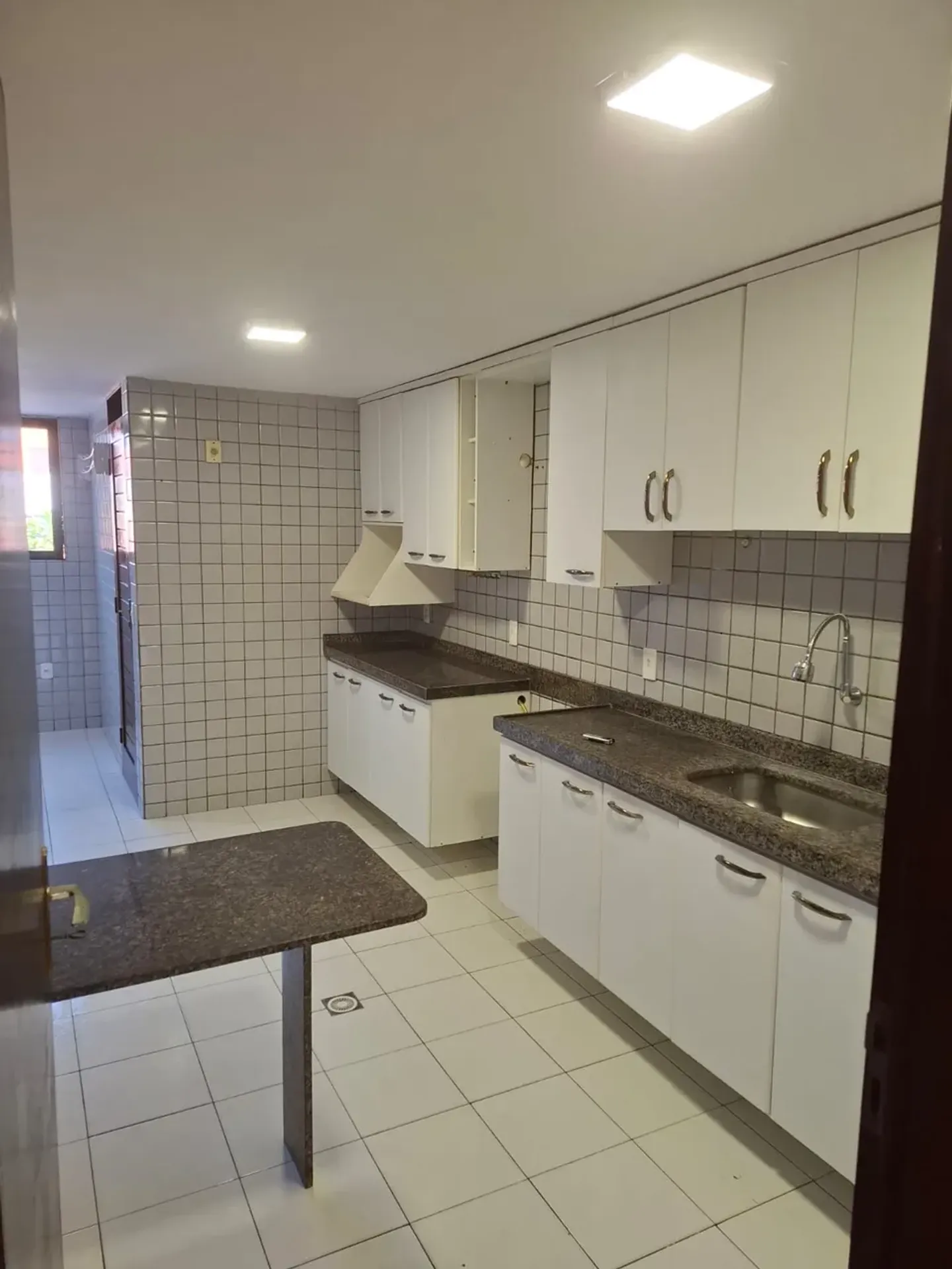 Apartamento de 3 quartos (94 m²) com cozinha a gás