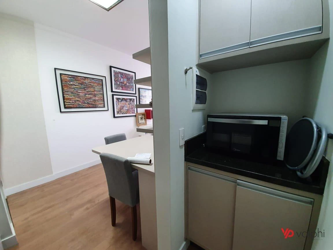 Home office in a one-bedroom apartment, 35 m² — photo 3