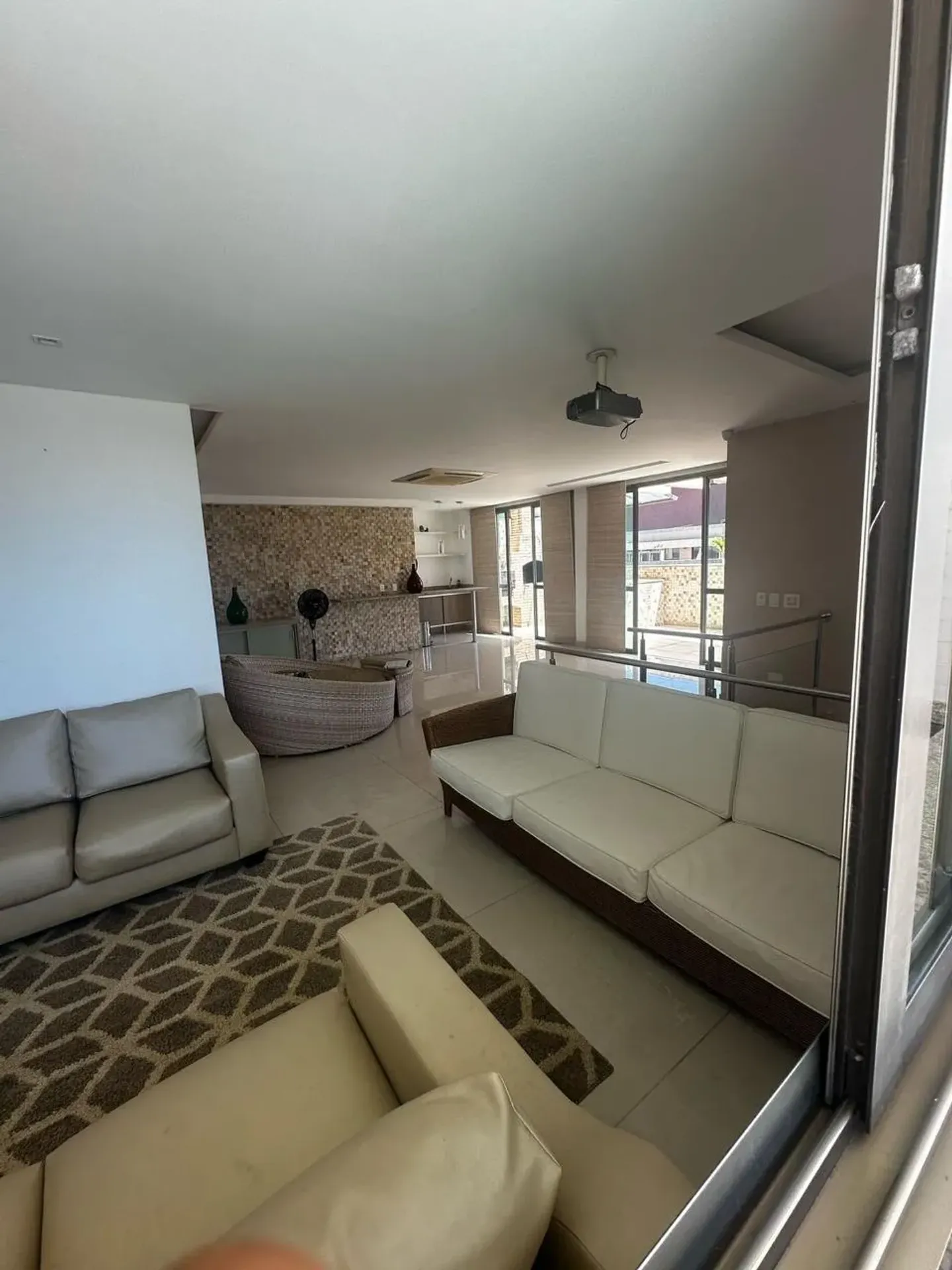 Furnished 350 m² apartment with 3 bedrooms and 6 baths — photo 25