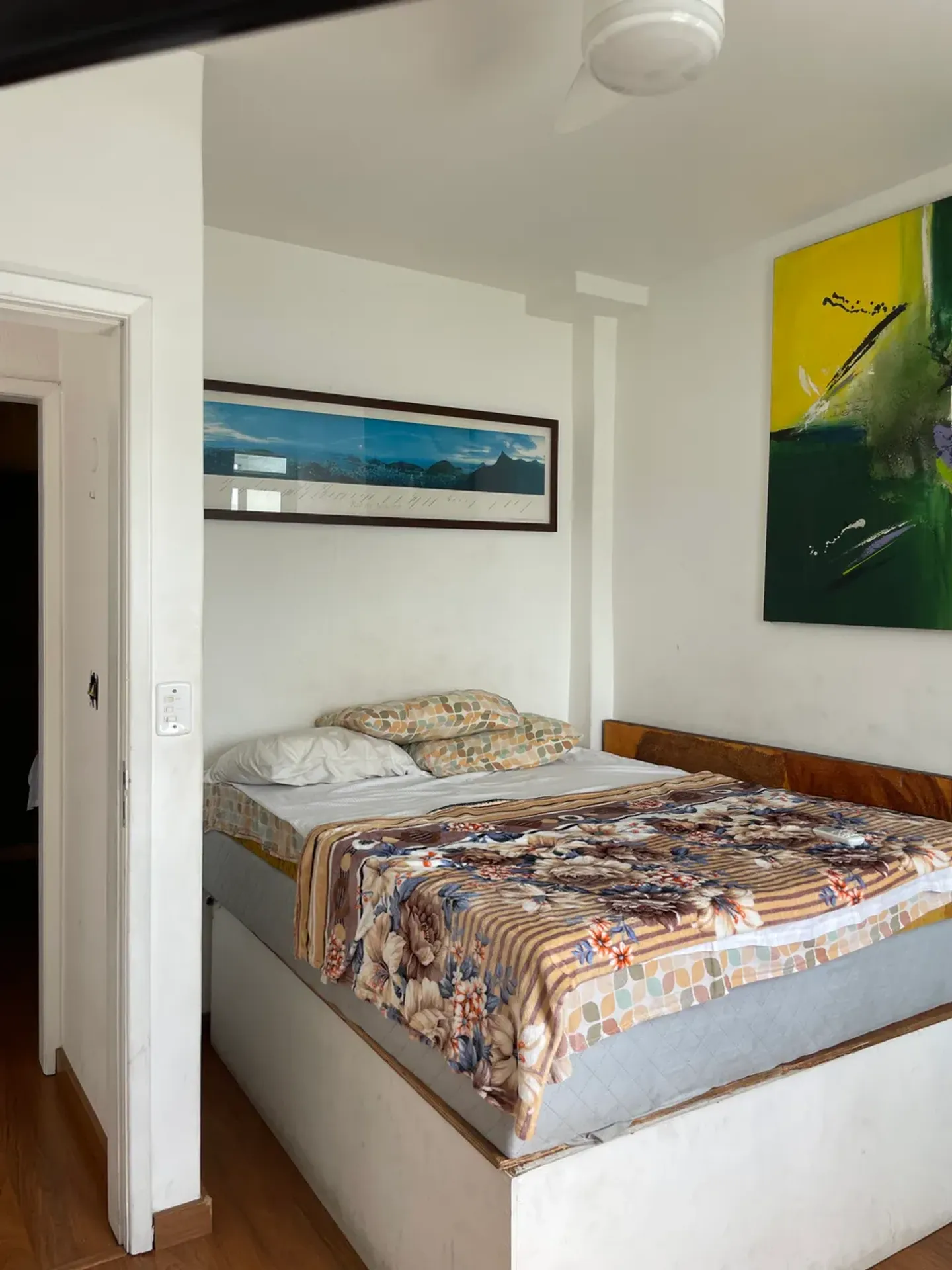 Glass-enclosed balcony in a 2-bedroom apartment, 80 m² — photo 5