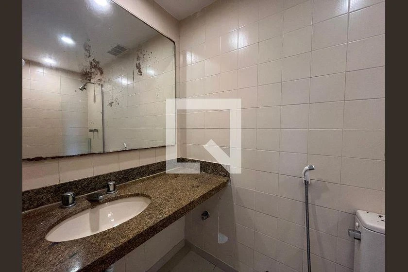 3-bedroom apartment with enclosed balcony and 2 parking spaces — photo 17
