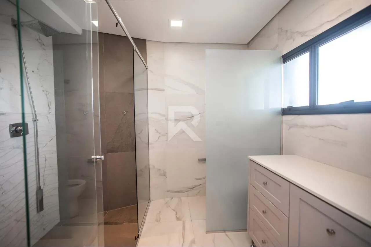Apartment with 4 bedrooms, 3 en-suites and 463 m² — photo 33