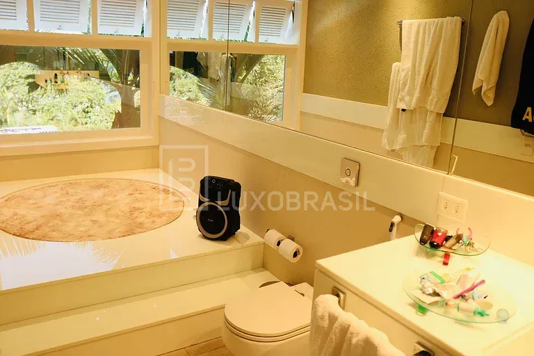 5-bedroom house with a private pool in Rio de Janeiro — photo 35