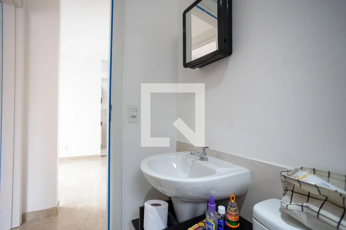 2-bedroom apartment in a building with a gym — photo 33