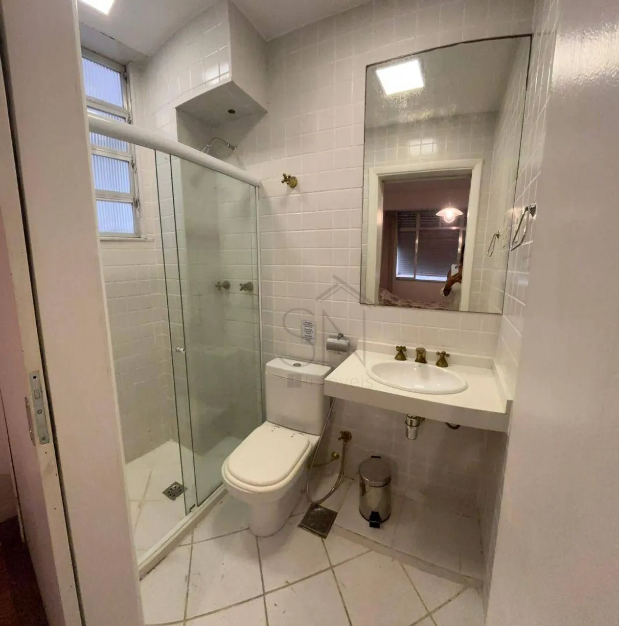 Furnished 2-bedroom apartment with 4 bathrooms — photo 15