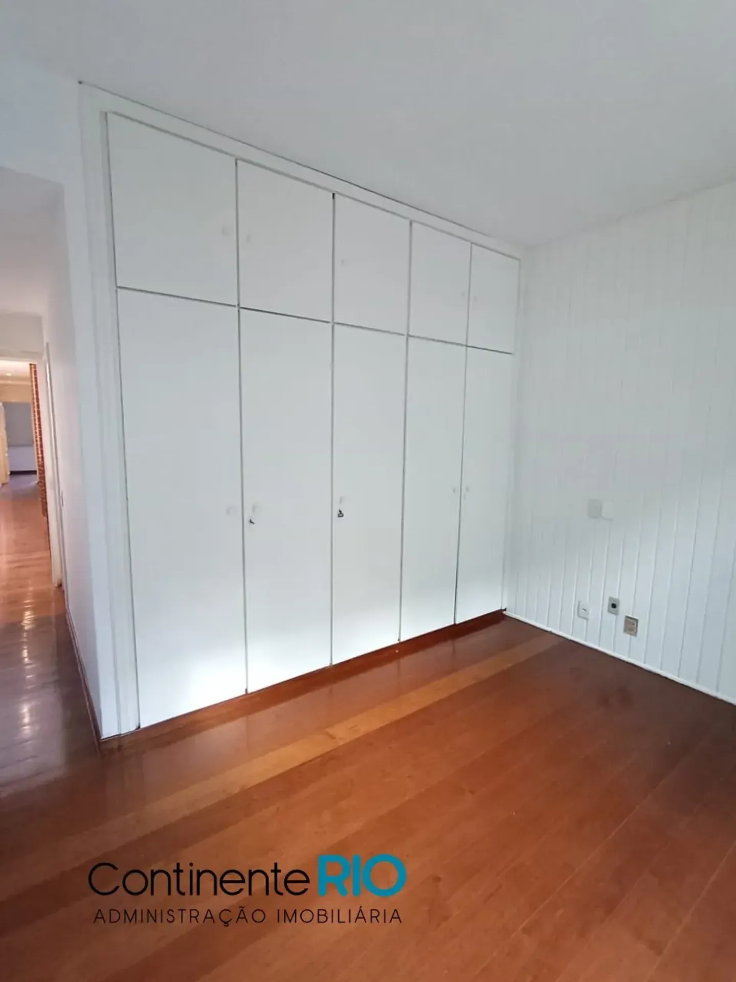 Ванна та 4 спальні: квартира 200 м² — photo 10